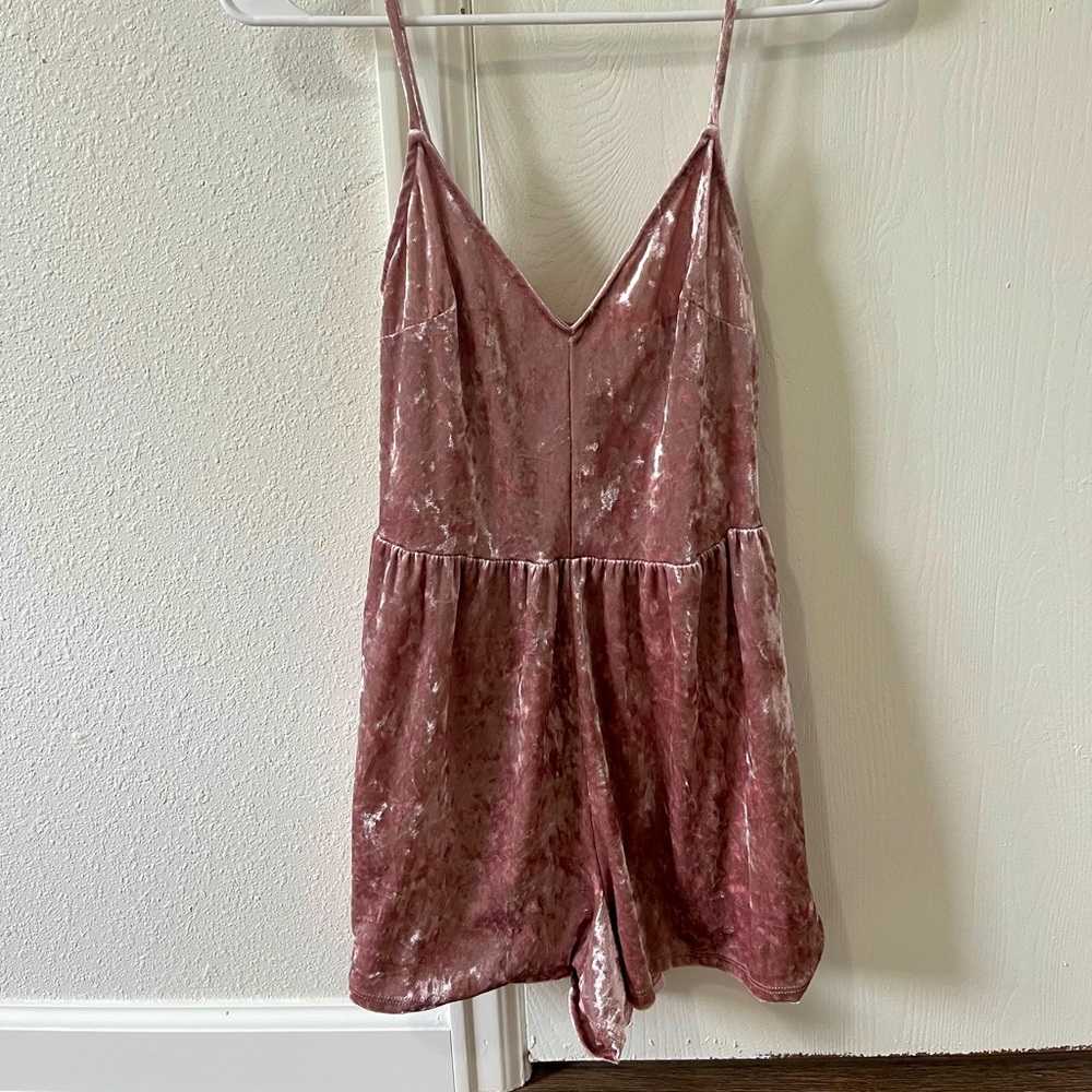 LIGHT PINK VELVET ROMPER